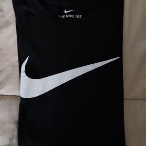 Nike tee dry fit size small S/P- Brand new